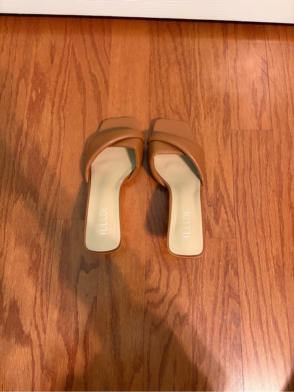 Contemporary Brown Leather Knot-Heel Mules - Picture 4 of 7